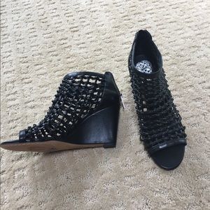 NWOT Vince Camuto Wedges
